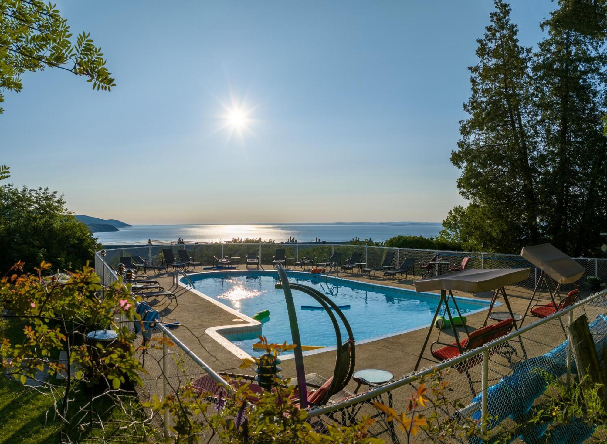 Auberge Des Falaises La Malbaie Kültér fotó